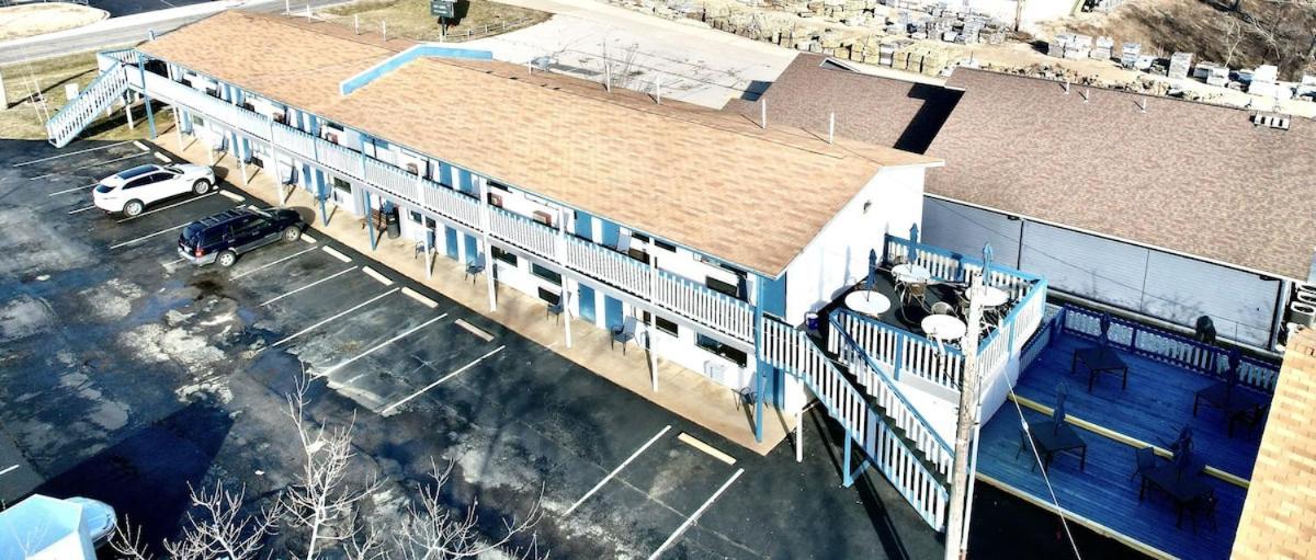 Ozark Inn And Suites شاطئ أوسيدج المظهر الخارجي الصورة
